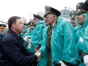 Евгений Куйвашев поздравил участников войны и тружеников тыла с 70-летием Победы
