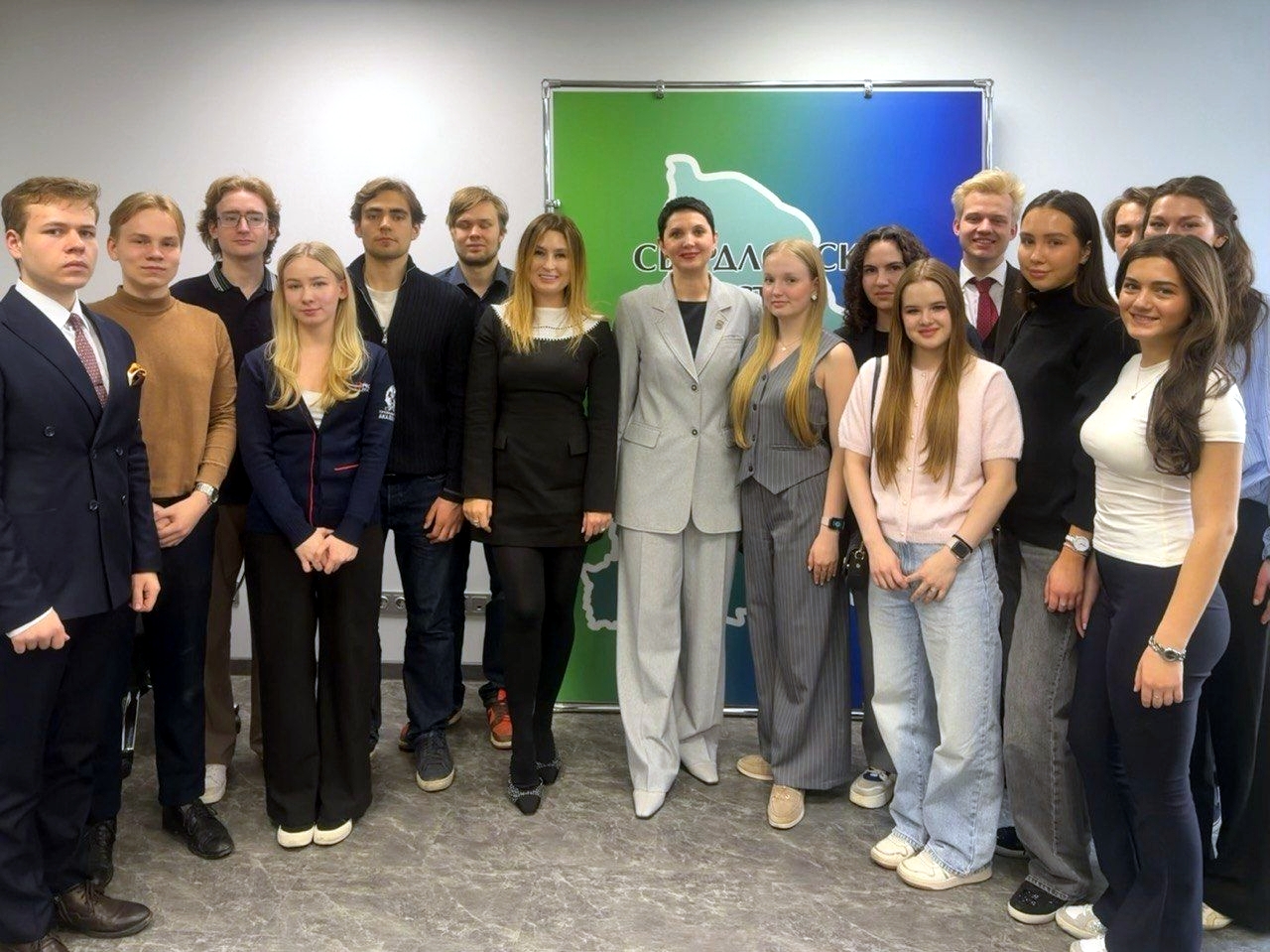 Диалог, который задаёт вектор: в Представительстве Свердловской области в Москве прошла встреча студентов с депутатом Государственной Думы