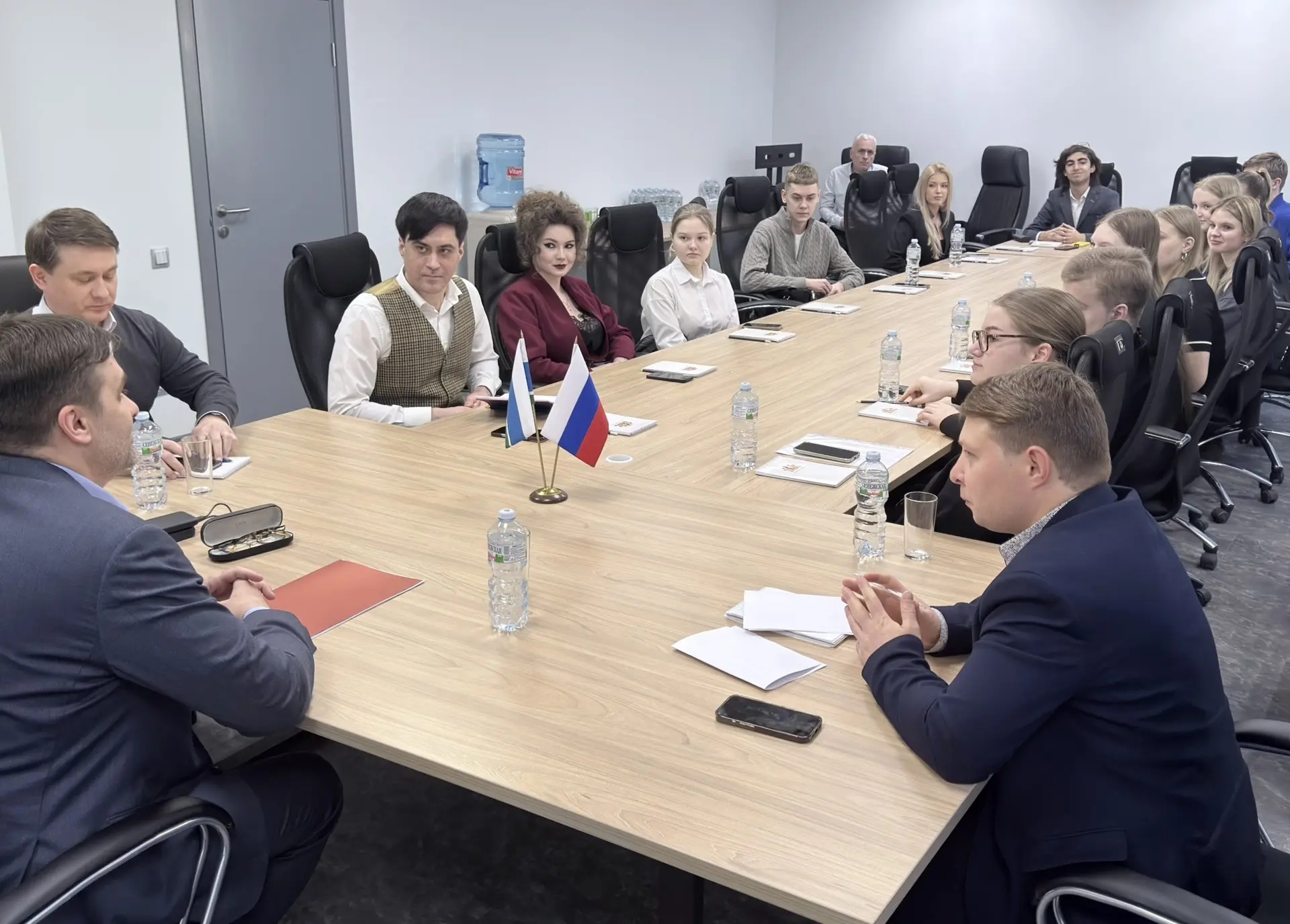 Средний Урал объединяет молодежь: в Москве состоялась встреча Андрея Цыкуна со студенческим активом региона 5