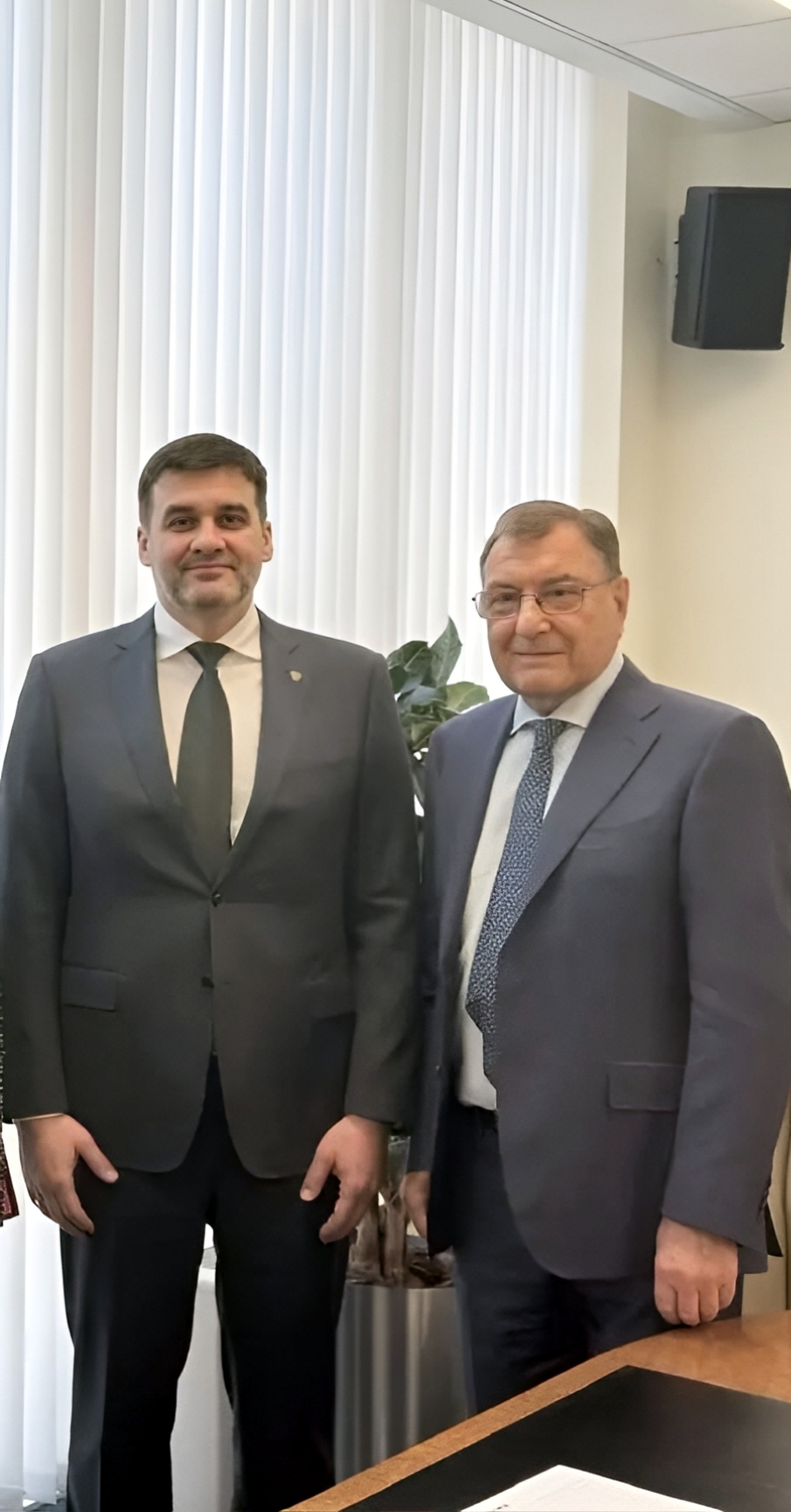 Представительство Губернатора Свердловской области и уральское землячество укрепляют сотрудничество: в центре внимания — поддержка бойцов, молодёжи и преемственность поколений