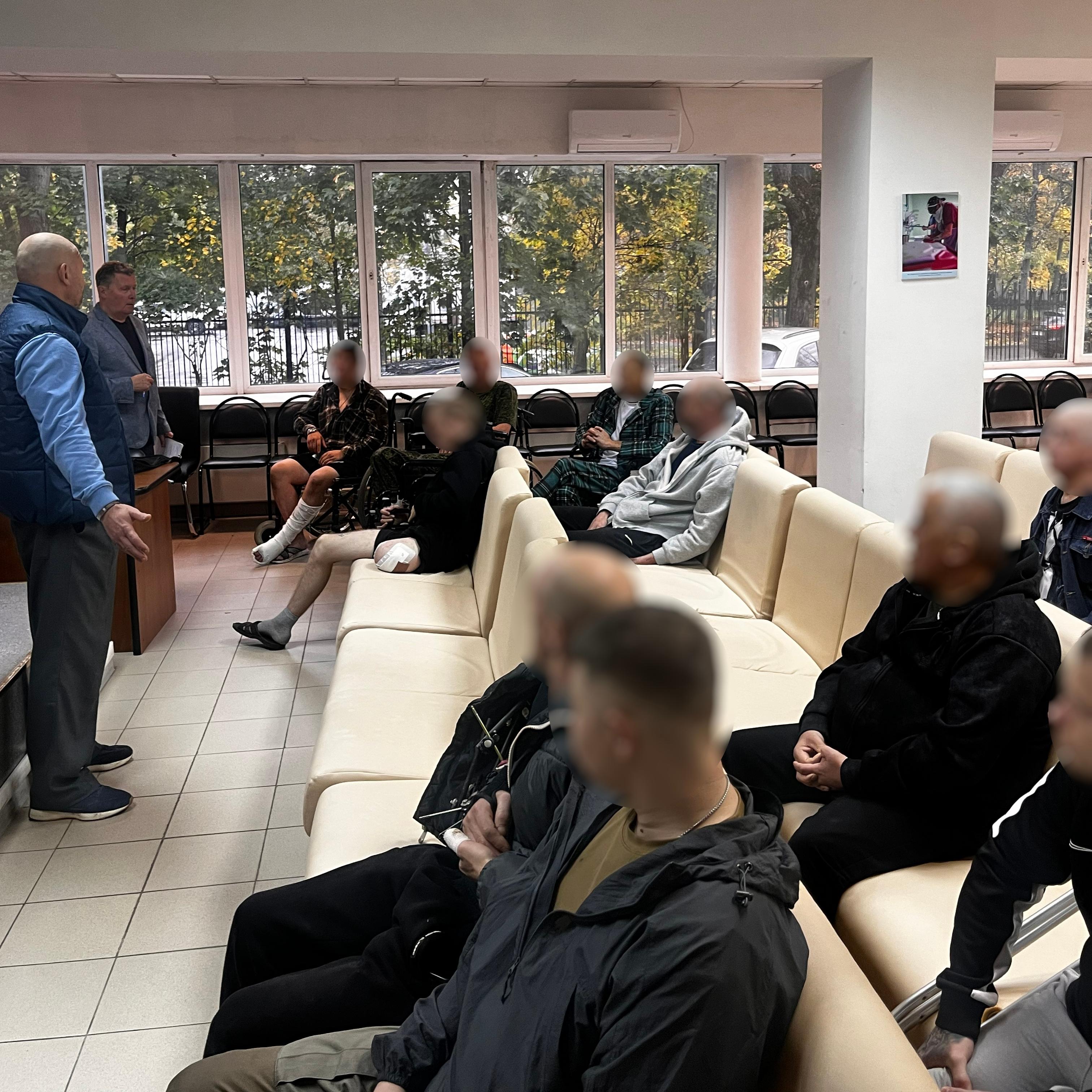 Рядом с теми, кто защищает Родину