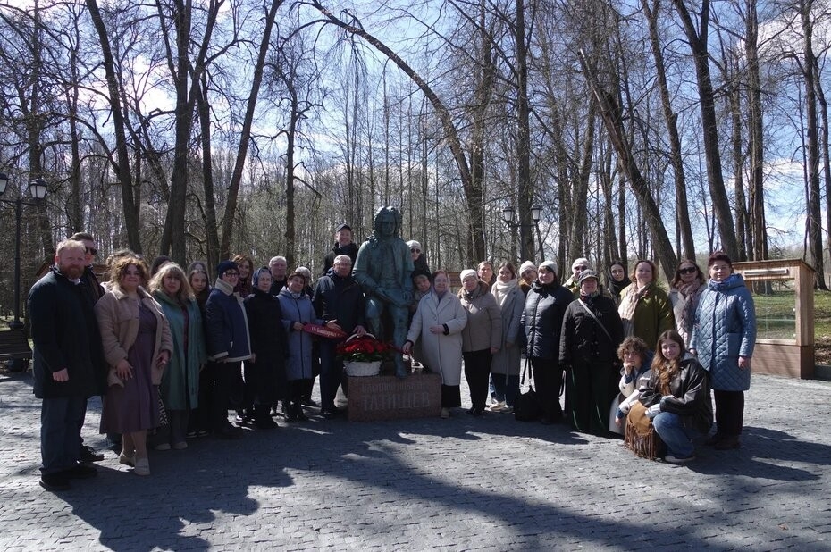 Память, объединяющая регионы: уральцы почтили основателя Екатеринбурга Василия Татищева 4