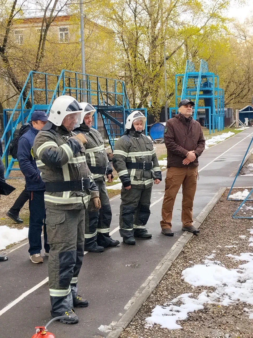 Сила знаний — во имя спасения: сотрудники Представительства прошли практическую подготовку по пожарной безопасности 2