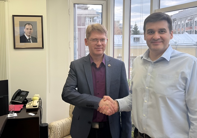 Сохраняя правду и память: в Москве прошла встреча Постпреда Губернатора Среднего Урала с Председателем Координационного совета Общественной палаты России