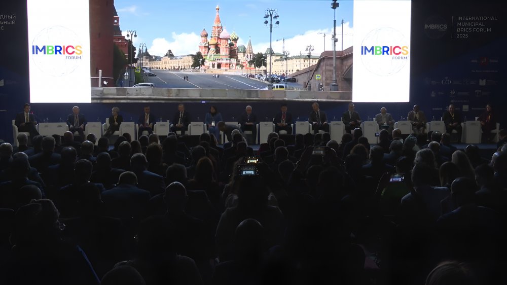 Средний Урал — в повестке БРИКС: делегация Представительства Губернатора Свердловской области работает на Международном муниципальном форуме в Санкт-Петербурге