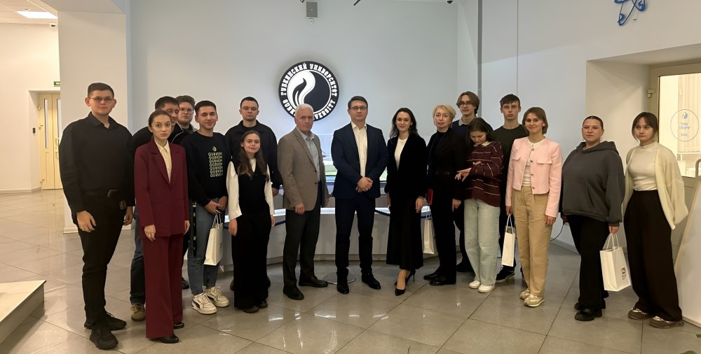 Встреча со студентами-уральцами в Губкинском университете в Москве: открытый диалог о развитии Среднего Урала и России, патриотизме и новых возможностях для молодёжи